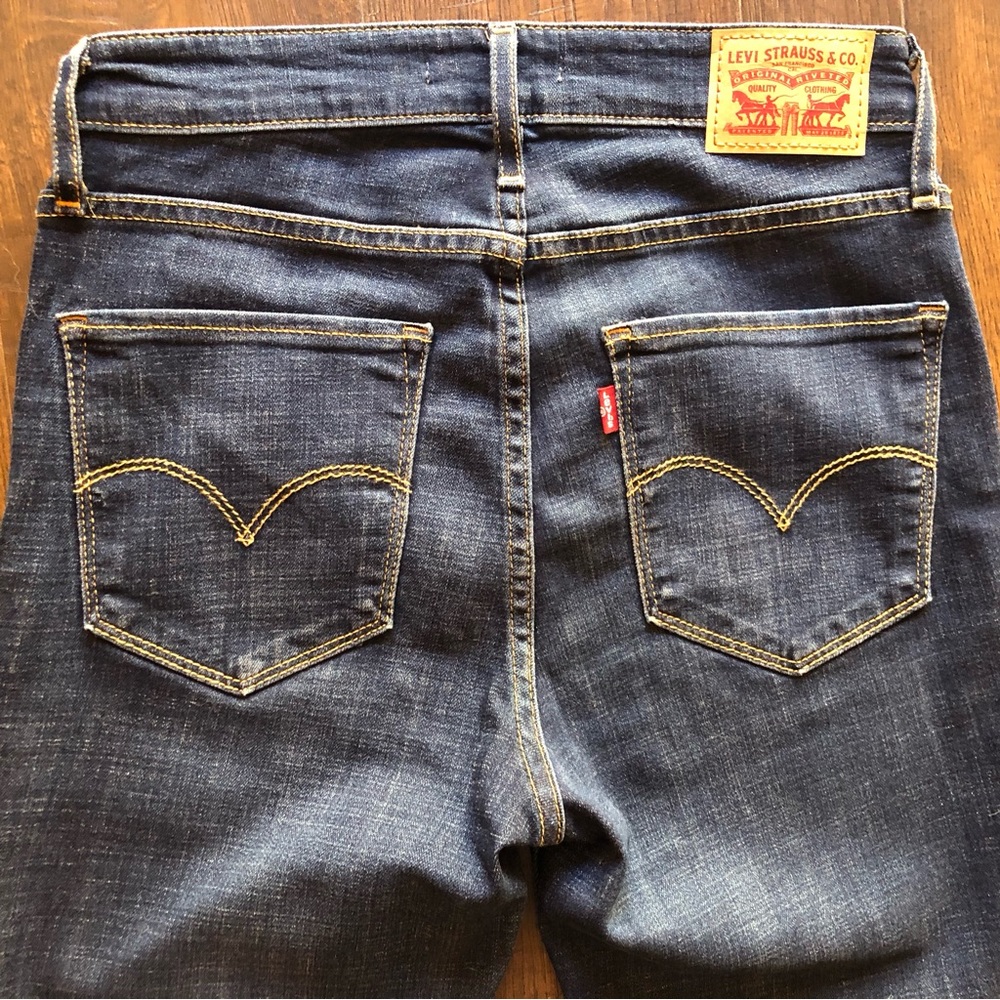 Levi’s 721 high rise skinny jean denim pant, size 4 medium W 27 L 30